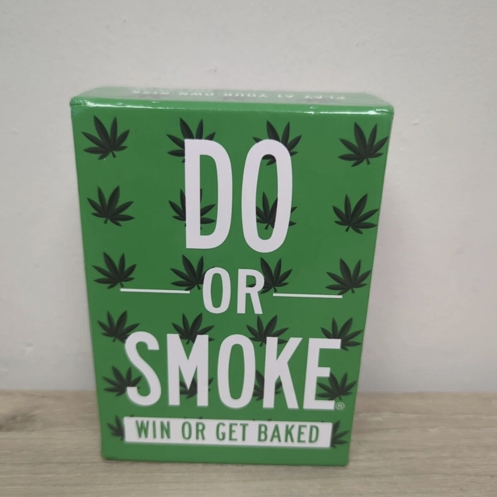 Green 'Do or Smoke' Card Game